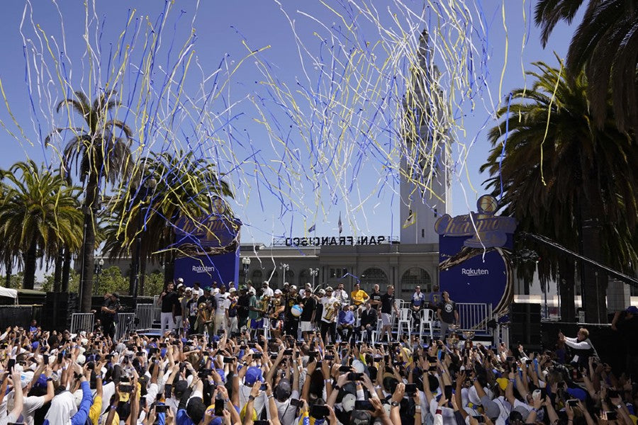 5 Moments From the Warriors 2022 Parade and 4 Long Range Ebike Routes Make you Explore San Francisco magicycle deer softail full suspension electric bike